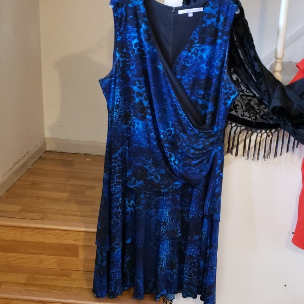 Dress with black komodo